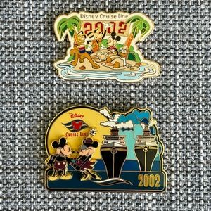 Set of 2 Disney Cruise Line 2002 Pins (Mickey/Minnie/Donald/Goofy/Pluto) Castway